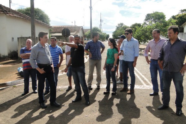 Vereadores ouvem reivindicações durante visita ao distrito de Guardinha