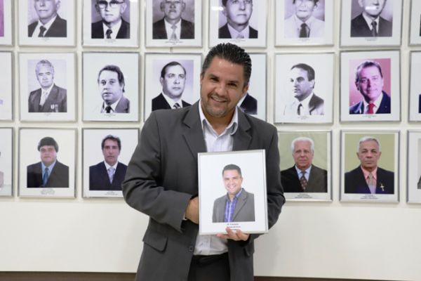 Galeria recebe foto do 85° presidente da Câmara Municipal: Marcelo Morais