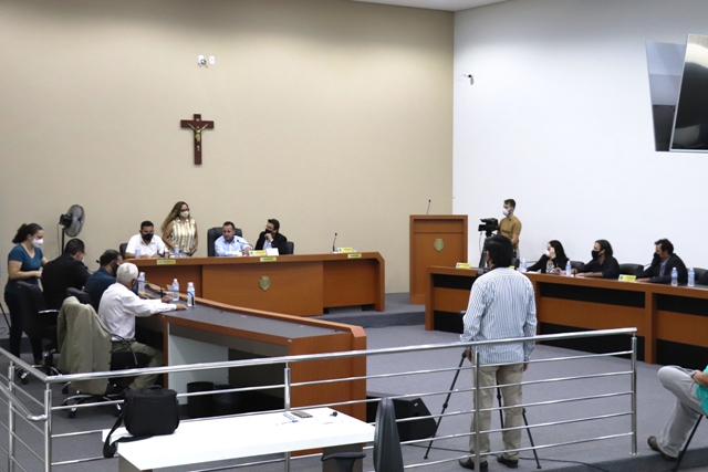 Pedro Delfante toma posse como vereador e membros das comissões permanentes são escolhidos em sessão extraordinária