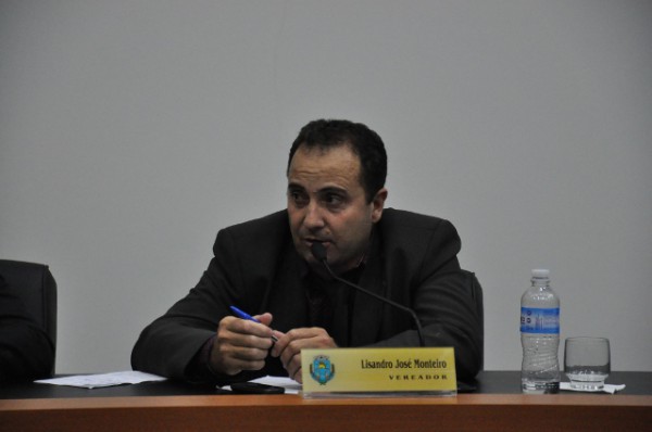 Lisandro Monteiro é eleito presidente da Câmara de Paraíso